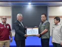 BNPB RI Serahkan Bantuan Operasional Rp200 Juta untuk Penanganan Banjir Bandang di Aceh Tengah